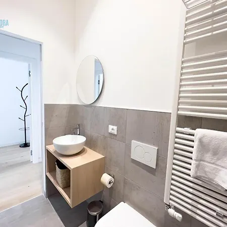 Appartamento San Lazzaro 23 - 2 Tirabora Short Rent