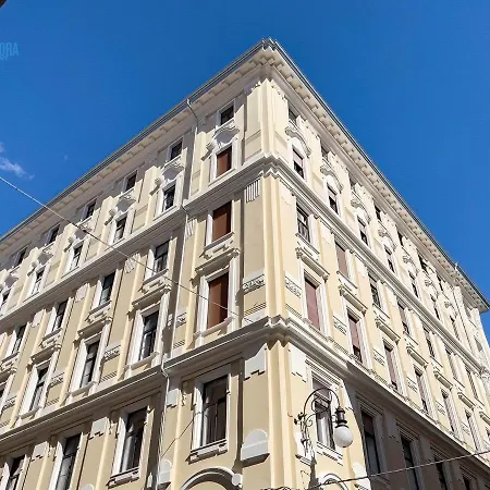 San Lazzaro 232 Tirabora Short Rent Apartment Trieste